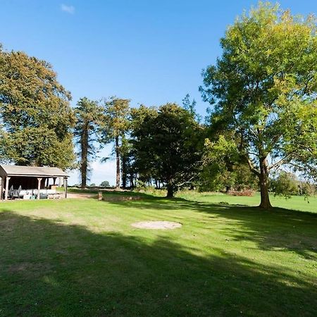 Firs Sleeps 15 Stunning Country House With Hot Tub Sudbourne Exteriör bild