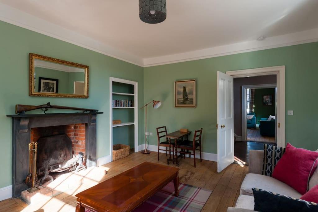 Firs Sleeps 15 Stunning Country House With Hot Tub Sudbourne Exteriör bild
