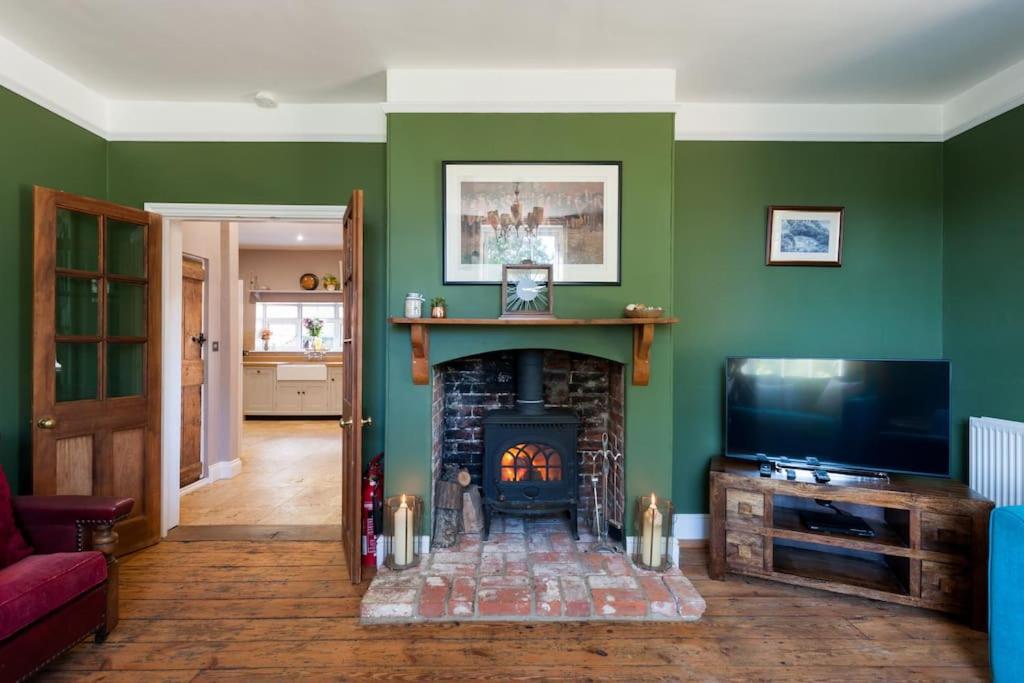 Firs Sleeps 15 Stunning Country House With Hot Tub Sudbourne Exteriör bild