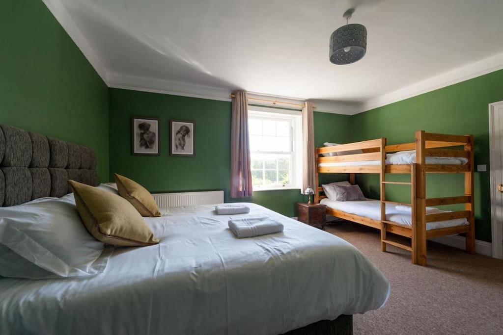 Firs Sleeps 15 Stunning Country House With Hot Tub Sudbourne Exteriör bild