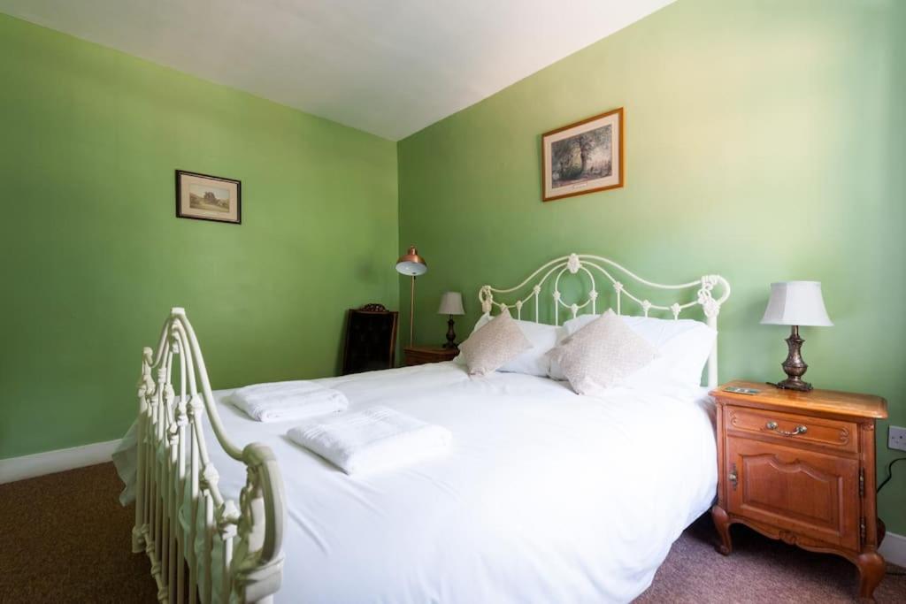 Firs Sleeps 15 Stunning Country House With Hot Tub Sudbourne Exteriör bild