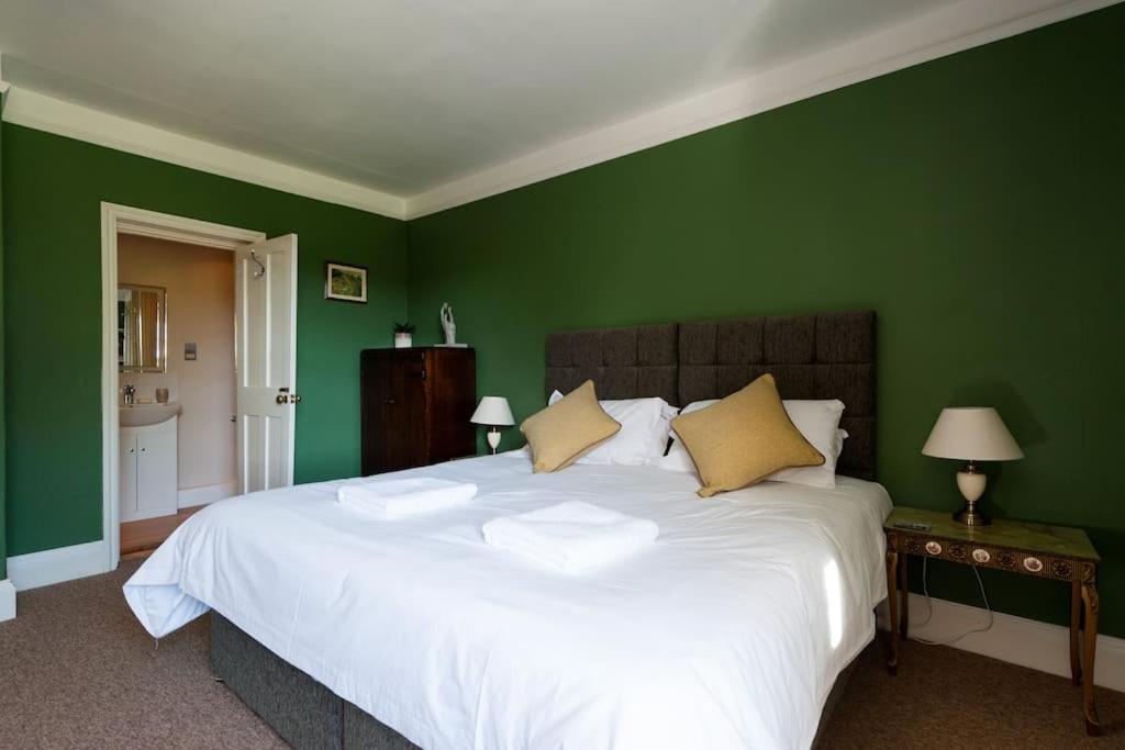 Firs Sleeps 15 Stunning Country House With Hot Tub Sudbourne Exteriör bild