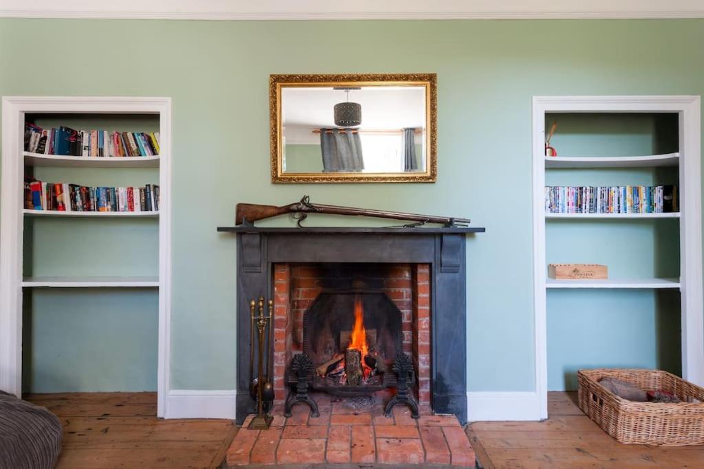 Firs Sleeps 15 Stunning Country House With Hot Tub Sudbourne Exteriör bild