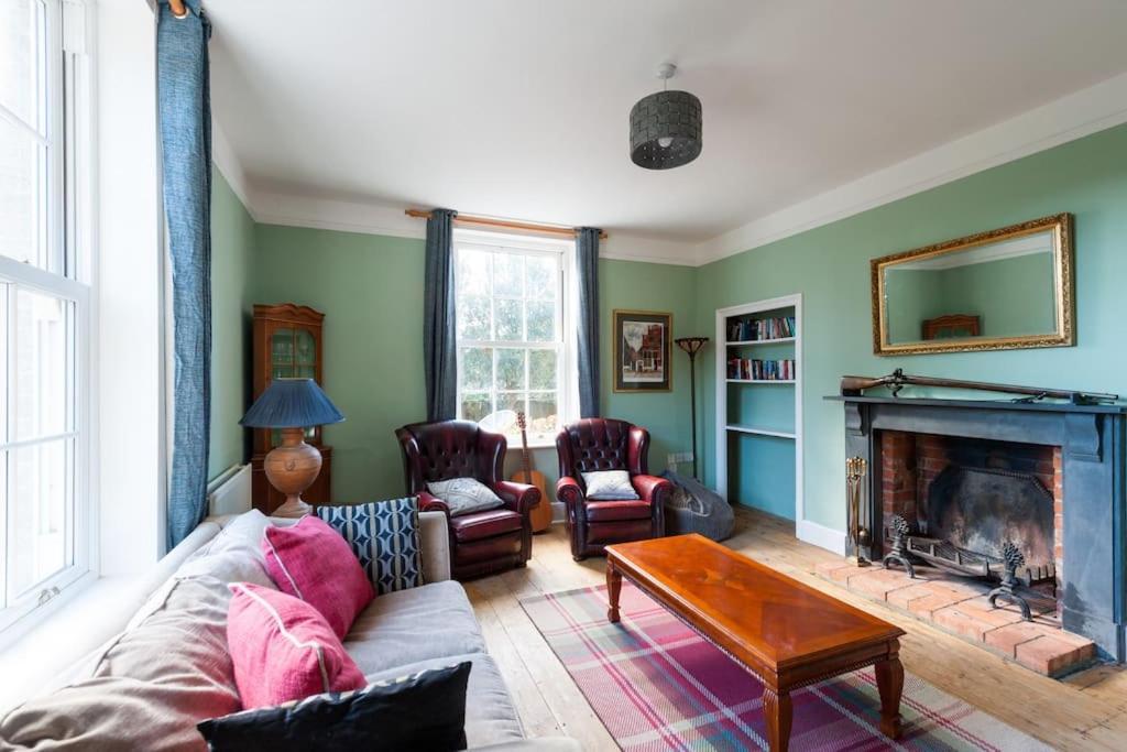 Firs Sleeps 15 Stunning Country House With Hot Tub Sudbourne Exteriör bild