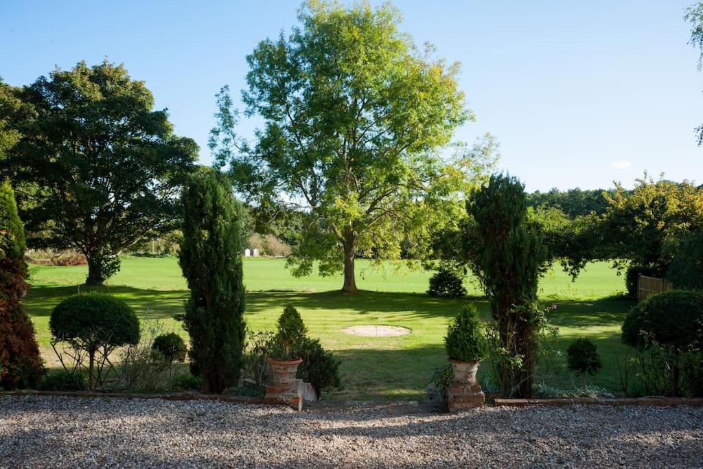Firs Sleeps 15 Stunning Country House With Hot Tub Sudbourne Exteriör bild