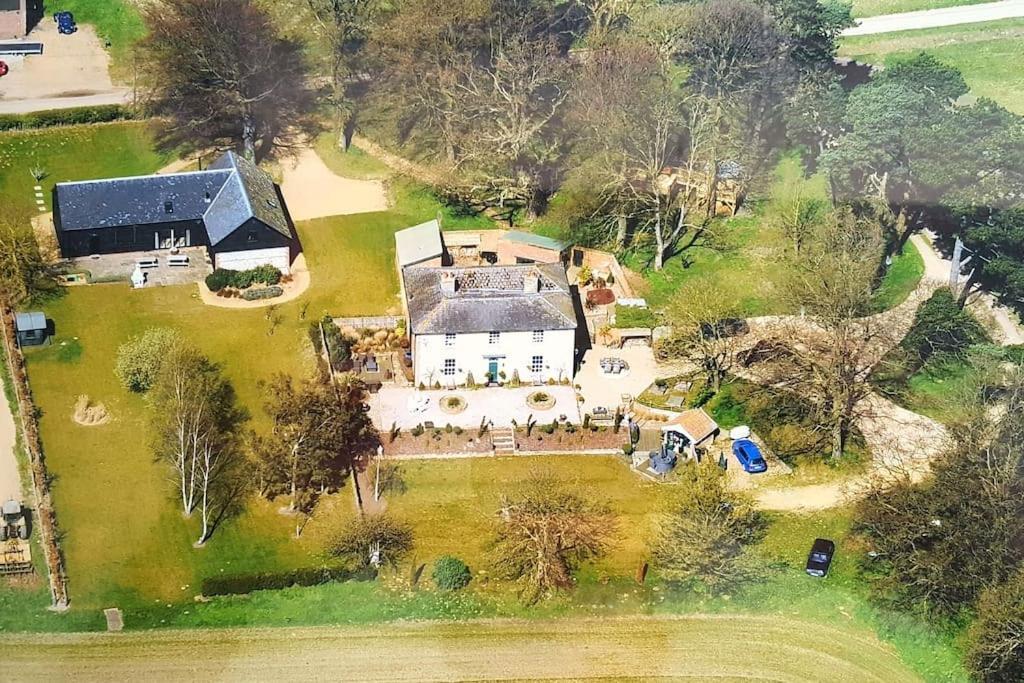 Firs Sleeps 15 Stunning Country House With Hot Tub Sudbourne Exteriör bild