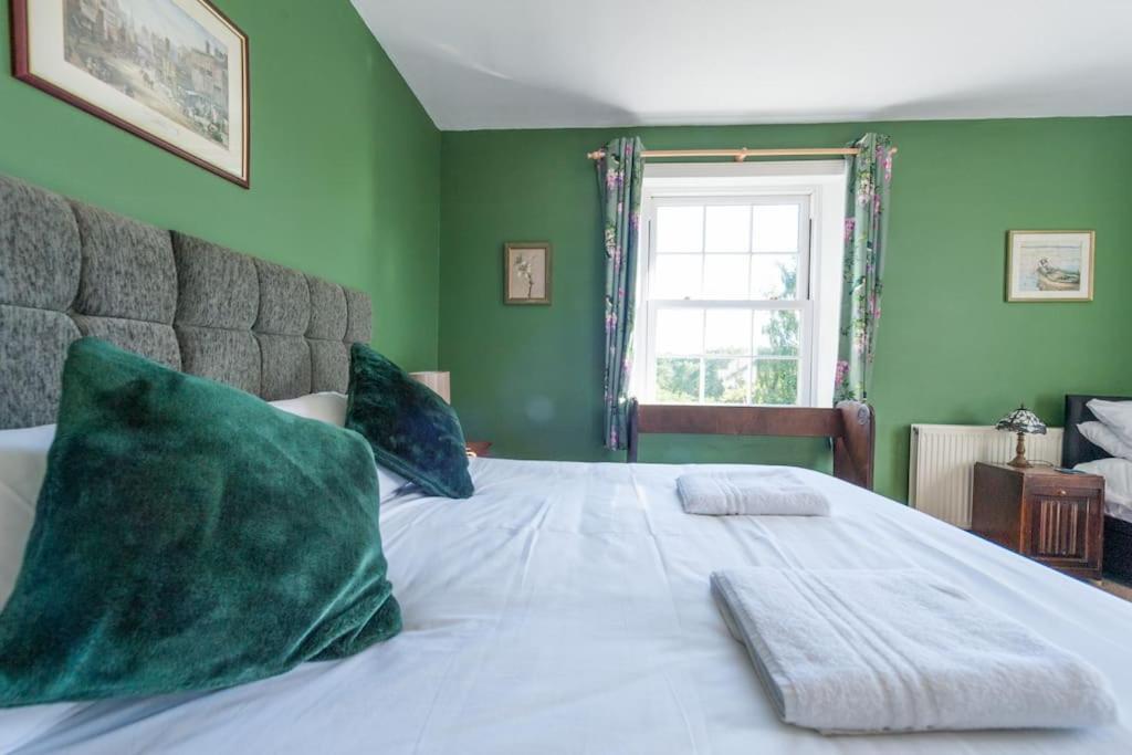 Firs Sleeps 15 Stunning Country House With Hot Tub Sudbourne Exteriör bild